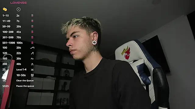 Snapshot of _morghan_ chatting on 12/12/24, 04:15  morghan  online show from 12/12/24, 04:15