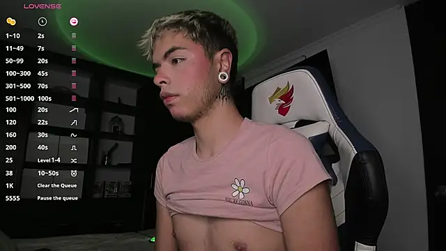 Snapshot of _morghan_ chatting on 12/23/24, 06:44  morghan  online show from 12/23/24, 06:44