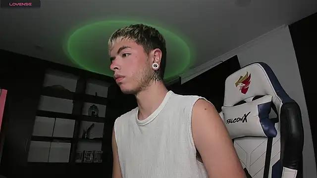 Snapshot of _morghan_ chatting on 12/28/24, 07:22  morghan  online show from 12/28/24, 07:22