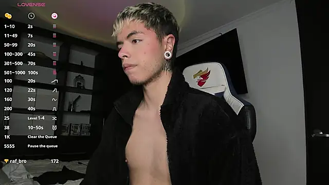 Snapshot of _morghan_ chatting on 12/31/24, 10:15  morghan  online show from 12/31/24, 10:15