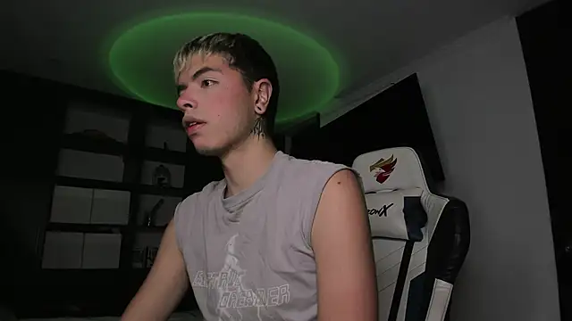 Snapshot of _morghan_ chatting on 01/10/25, 04:54  morghan  online show from 01/10/25, 04:54