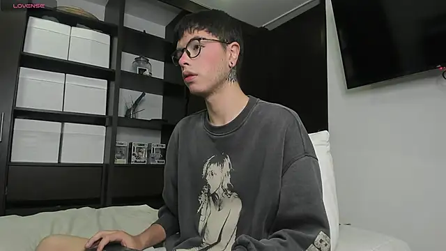 Snapshot of _morghan_ chatting on 01/15/25, 03:11  morghan  online show from 01/15/25, 03:11