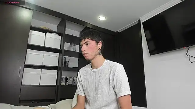 Snapshot of _morghan_ chatting on 02/14/25, 03:22  morghan  online show from 02/14/25, 03:22