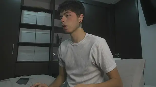 Snapshot of _morghan_ chatting on 03/08/25, 03:28  morghan  online show from 03/08/25, 03:28