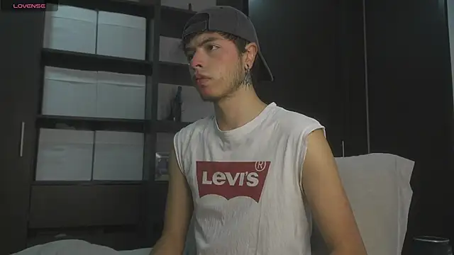 Snapshot of _morghan_ chatting on 03/20/25, 03:23  morghan  online show from 03/20/25, 03:23