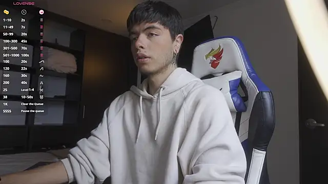 Snapshot of _morghan_ chatting on 10/03/25, 04:04  morghan  online show from 10/03/25, 04:04