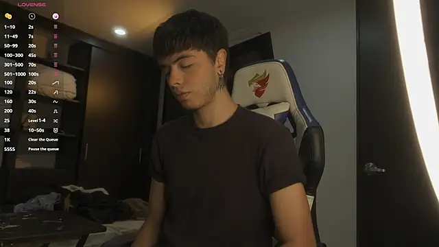 Snapshot of _morghan_ chatting on 10/11/25, 12:32  morghan  online show from 10/11/25, 12:32