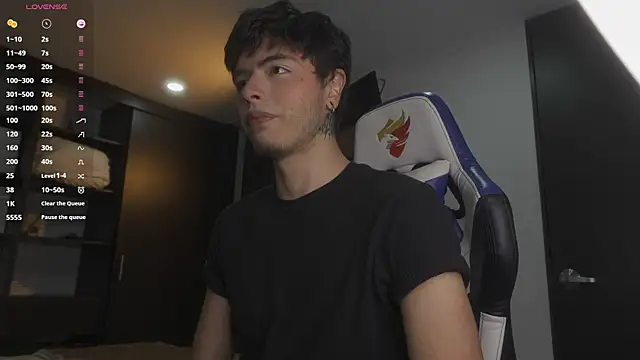 Snapshot of _morghan_ chatting on 10/22/25, 02:01  morghan  online show from 10/22/25, 02:01