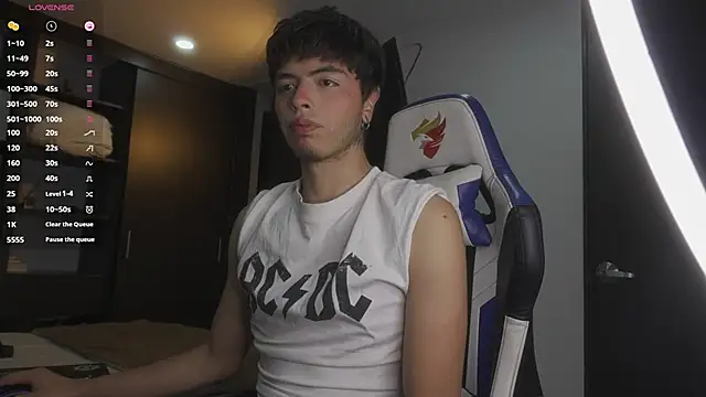 Snapshot of _morghan_ chatting on 10/24/25, 03:36  morghan  online show from 10/24/25, 03:36