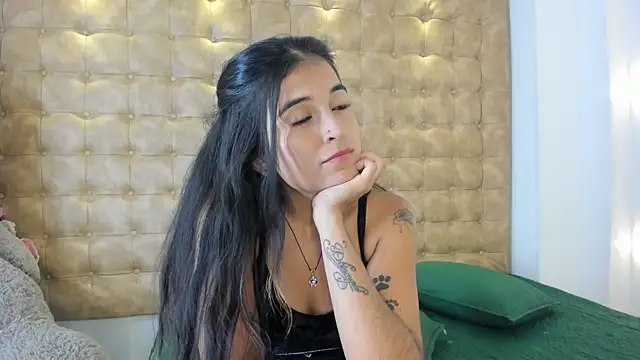violet giraldo online show from 07/17/26, 06:46
