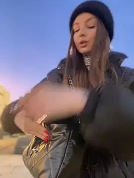 KrisMagnoly online show from 03/22/25, 04:47