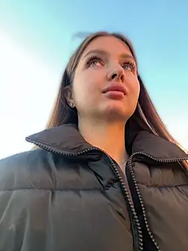 KrisMagnoly online show from 09/28/25, 03:17