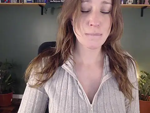 Snapshot of callmedemme chatting on 05/25/26, 05:19 callmedemme online show from 05/25/26, 05:19
