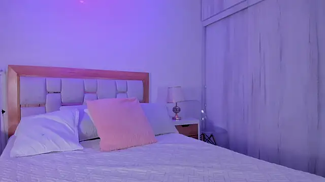 mia hank online show from 02/18/26, 11:39