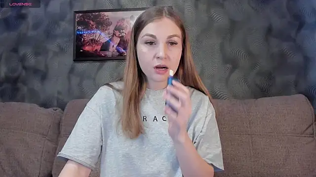 Snapshot of CassieMils chatting on 02/17/25, 10:51 CassieMils online show from 02/17/25, 10:51