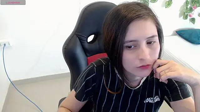 tania sweet   online show from 12/18/24, 01:48