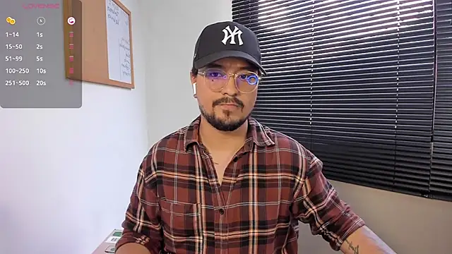 DaviidEvans  online show from 12/07/24, 06:37