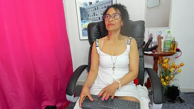 Snapshot of Aries_Mature chatting on 03/15/25, 08:54 Aries Mature online show from 03/15/25, 08:54