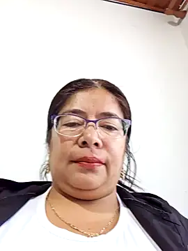 Snapshot of __valentina18 chatting on 12/17/24, 01:05   valentina18 online show from 12/17/24, 01:05