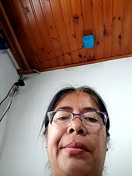 Snapshot of __valentina18 chatting on 03/02/25, 08:18   valentina18 online show from 03/02/25, 08:18