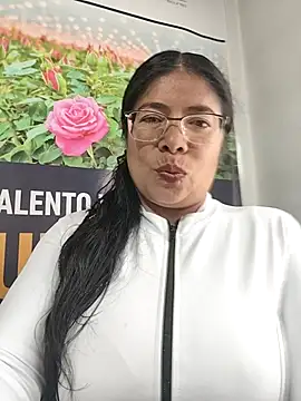   valentina18 online show from 03/20/26, 01:05