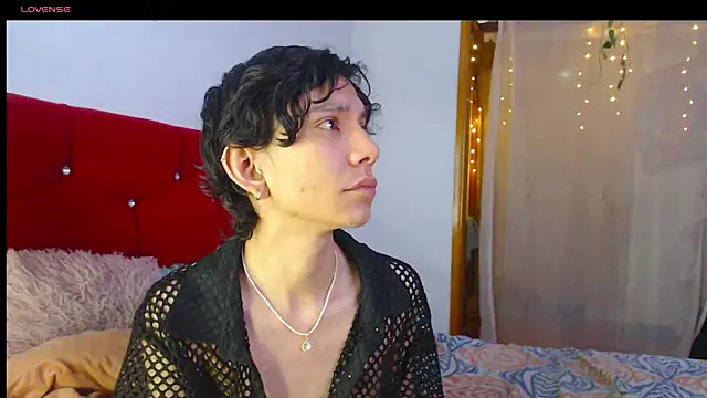 Snapshot of LAICK_01 chatting on 04/25/26, 05:43 LAICK 01 online show from 04/25/26, 05:43