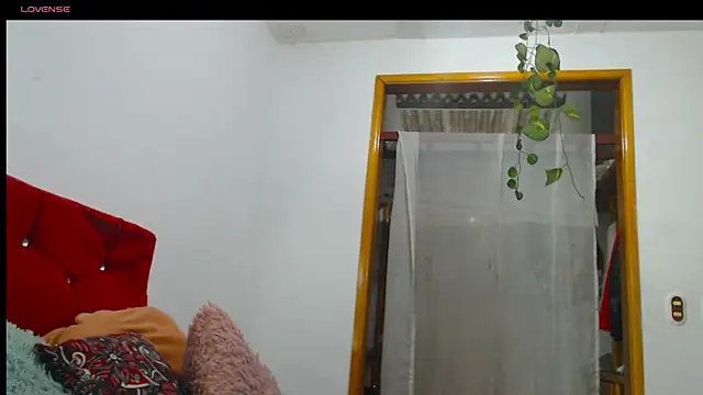Snapshot of LAICK_01 chatting on 04/29/26, 05:11 LAICK 01 online show from 04/29/26, 05:11
