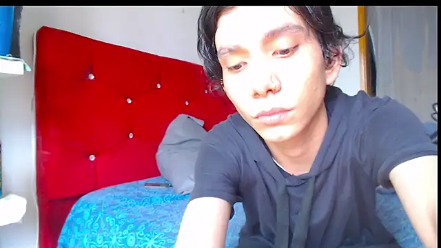 Snapshot of LAICK_01 chatting on 05/13/26, 07:33 LAICK 01 online show from 05/13/26, 07:33