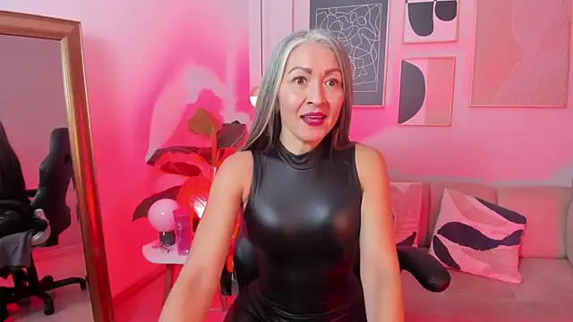  Nicoletteshea  online show from 03/27/26, 09:25