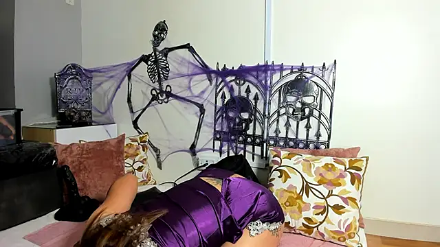 beauti wild25 online show from 10/13/25, 07:14