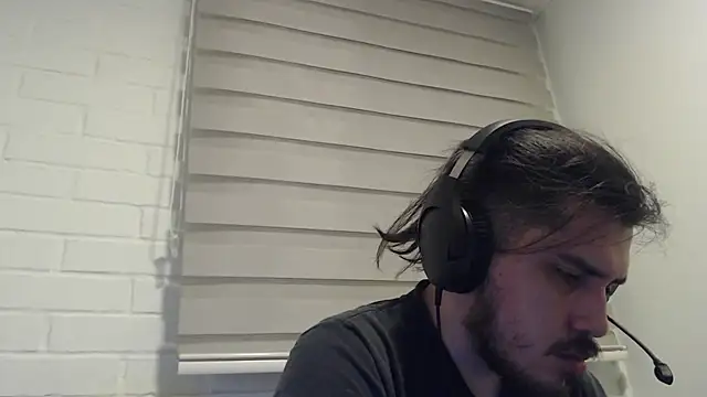 hung weeb online show from 02/04/25, 03:54