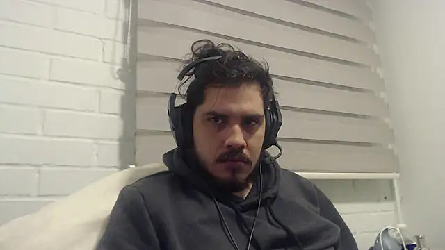 hung weeb online show from 04/10/26, 02:39