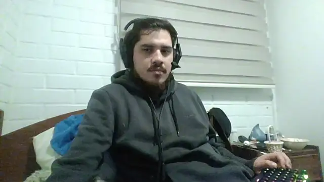 hung weeb online show from 04/24/26, 01:19