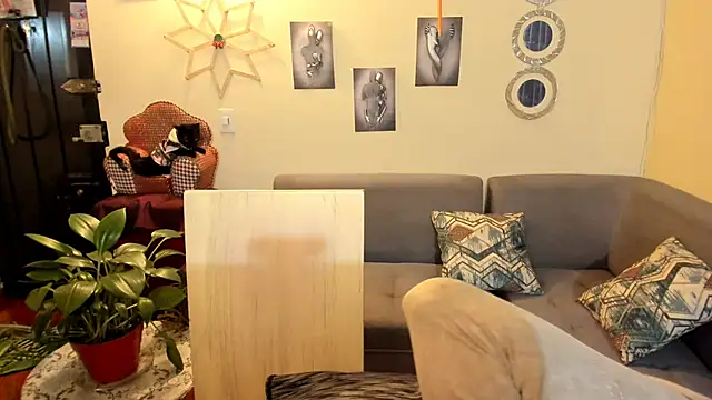 emma luxy online show from 02/21/25, 04:18