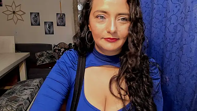 emma luxy online show from 09/10/25, 10:32