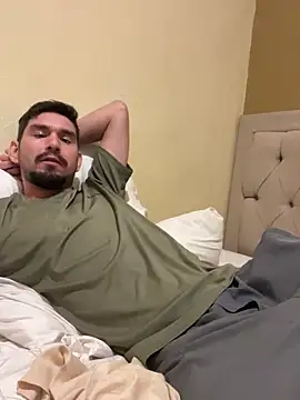 Tomthelong online show from 02/20/25, 05:33