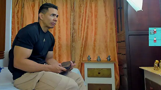 ChoreyTaiylor online show from 12/04/25, 01:42