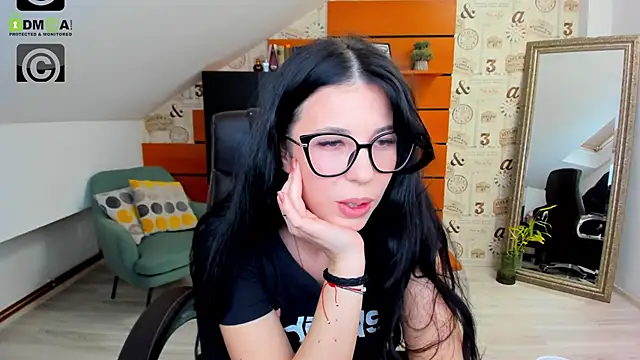 EmillyTaylor online show from 02/10/25, 07:47