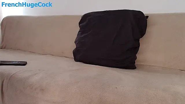 Snapshot of French-Huge-Cock chatting on 06/15/26, 11:34 French-Huge-Cock online show from 06/15/26, 11:34