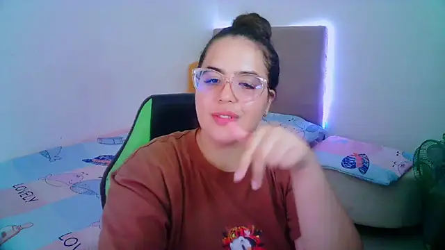  alicia z online show from 02/03/25, 12:04