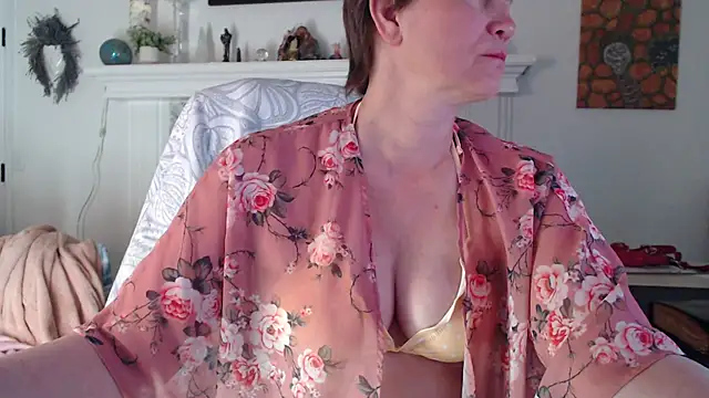 AuroraWillows online show from 02/06/26, 03:44