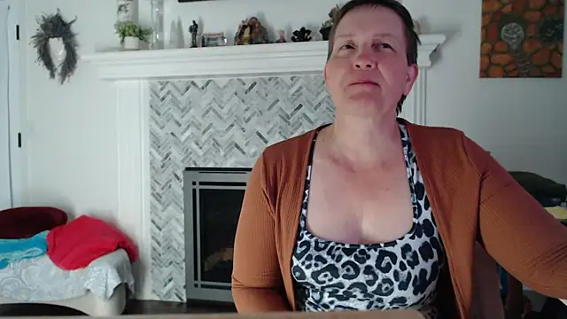 AuroraWillows online show from 04/21/26, 02:51