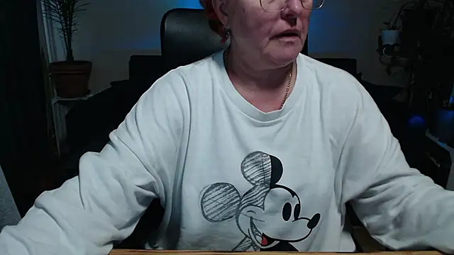 JoannaAndNeighbour online show from 10/18/25, 10:16