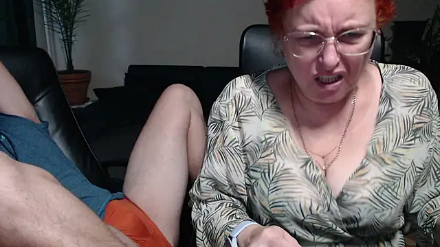 JoannaAndNeighbour online show from 10/26/25, 07:58