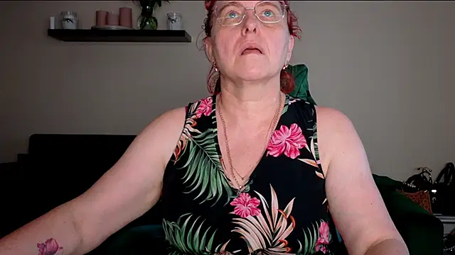 Snapshot of JoannaAndNeighbour chatting on 06/29/26, 07:14 JoannaAndNeighbour online show from 06/29/26, 07:14