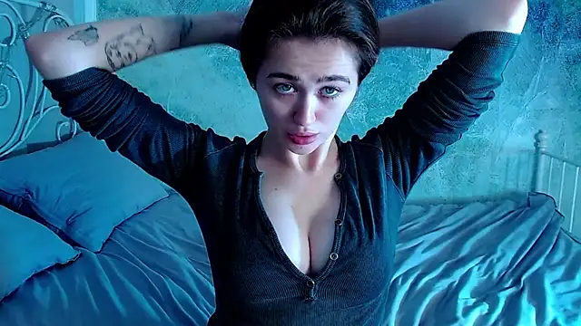 millllina online show from 10/30/25, 12:56