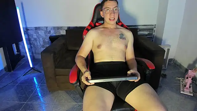 davinalhot online show from 04/08/26, 05:40