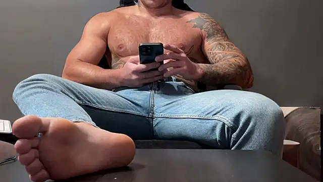 Snapshot of Mr_YourGod chatting on 04/25/26, 06:49 Mr YourGod online show from 04/25/26, 06:49