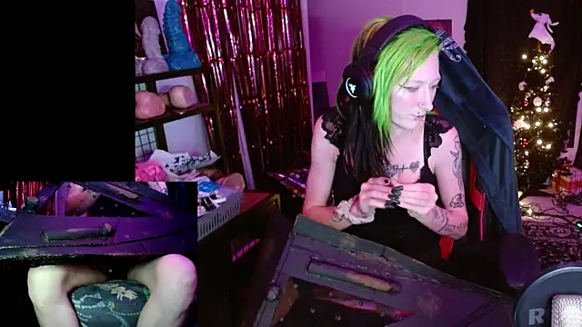 alicewonder09 online show from 12/17/25, 04:18