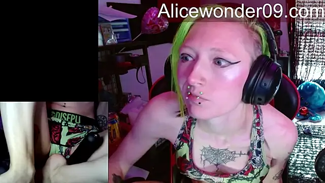 alicewonder09 online show from 03/24/26, 04:12